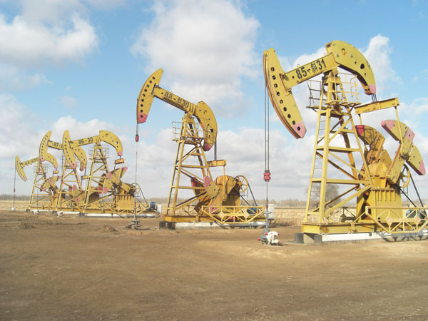 Double-horsehead Beam-pumping Unit